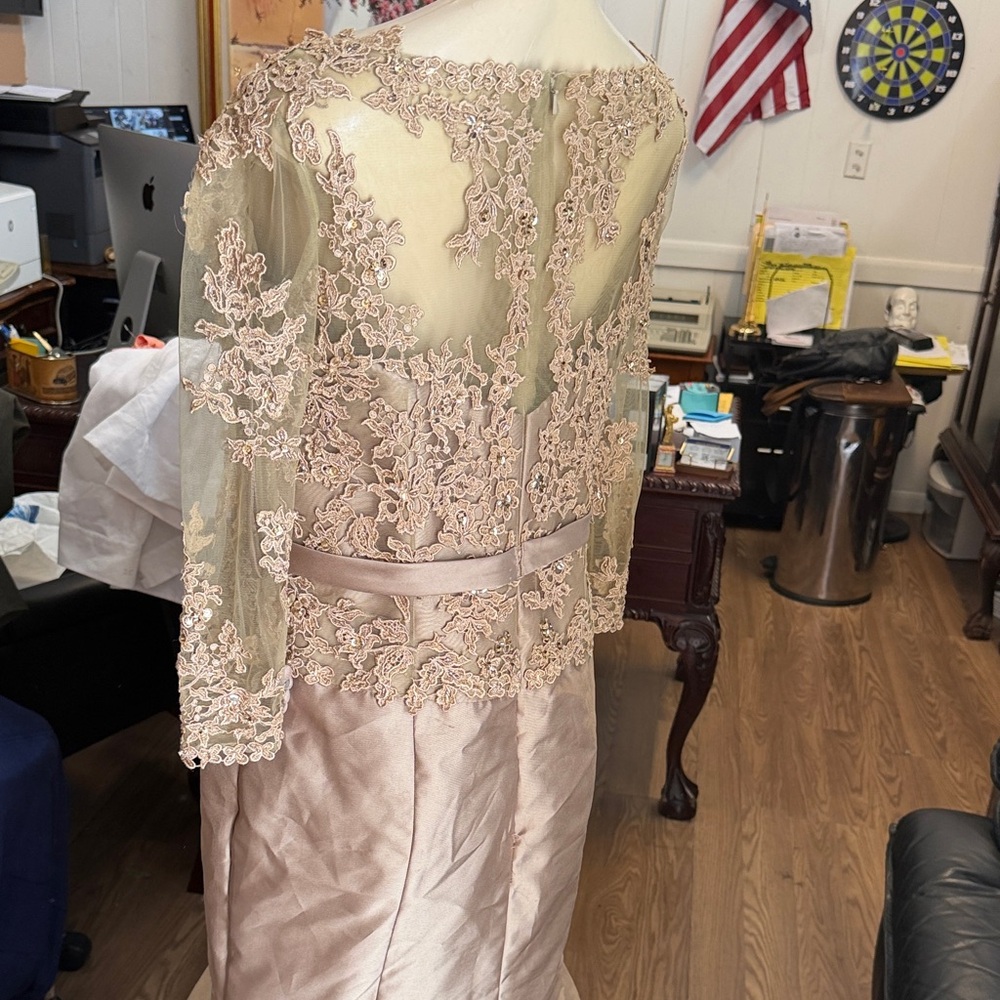 MGNY Gold Dress - Picture 3 of 7